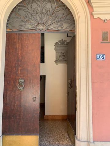 Saragozza Boutique Apartment Болонья Экстерьер фото